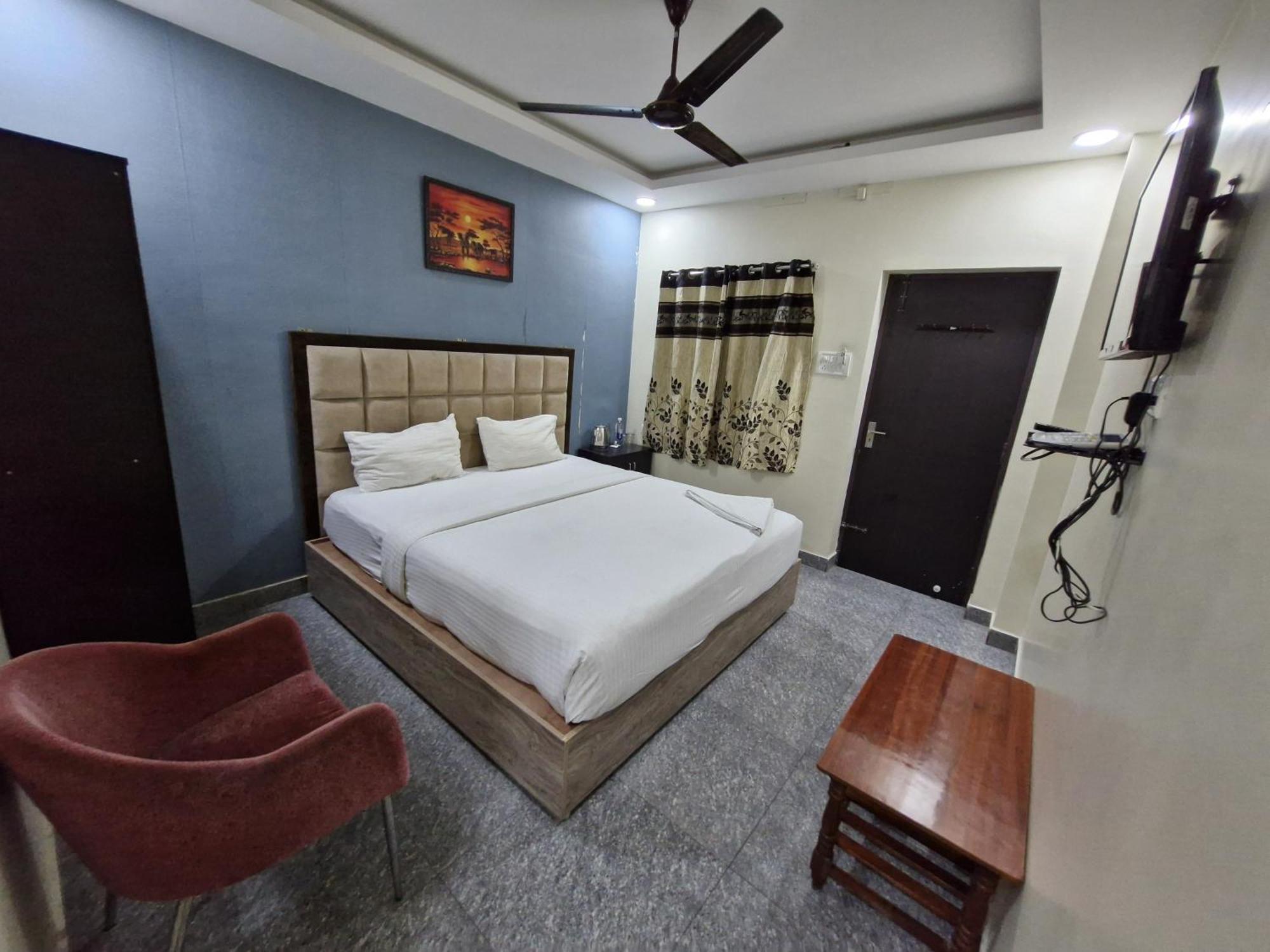Redstone Hotel - Near Us Consulate Nungambakkam Chennai Exterior photo
